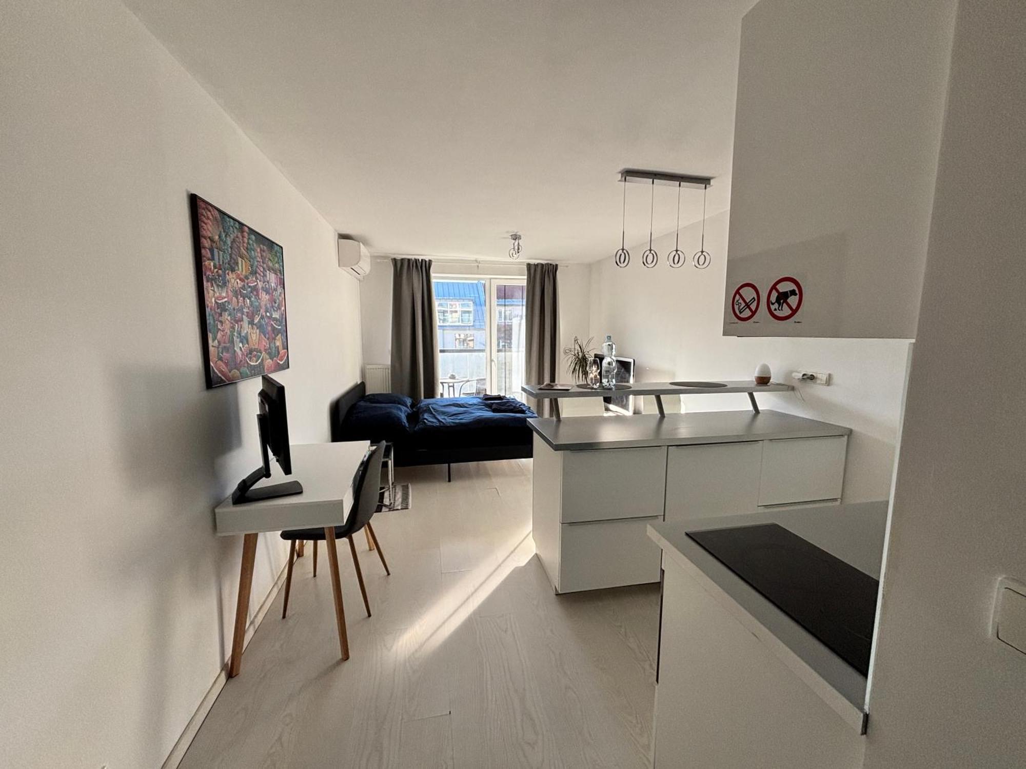 New Studio, Central Location! Братислава Екстер'єр фото