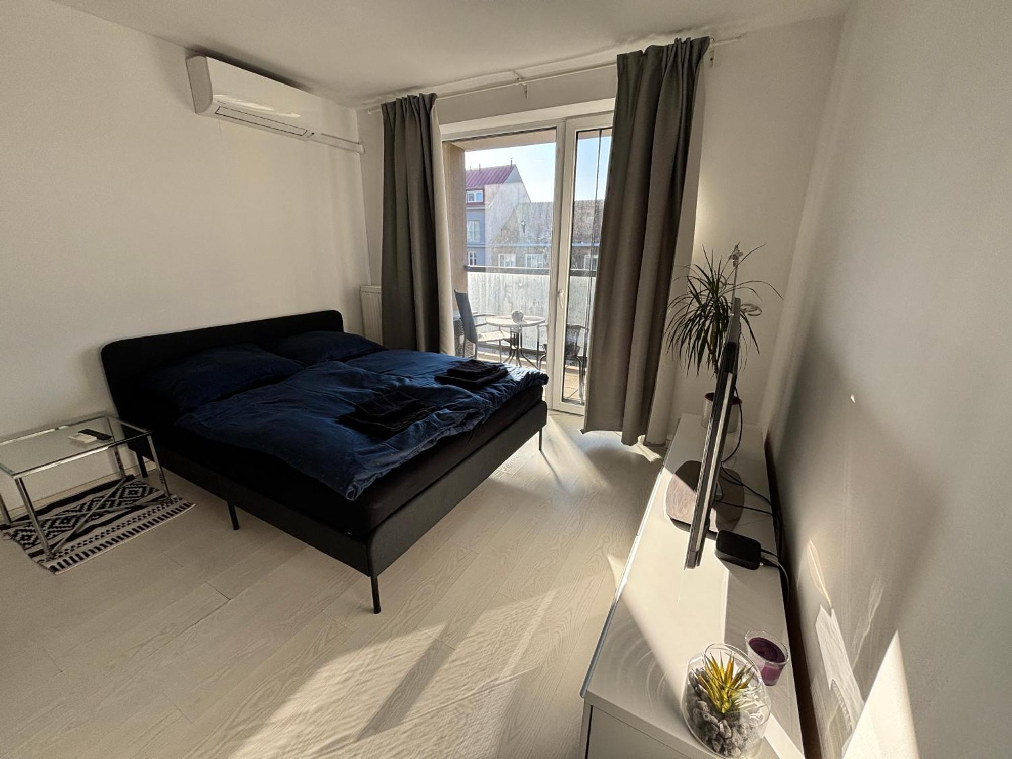 New Studio, Central Location! Братислава Екстер'єр фото